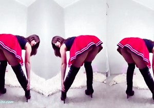 Leggy chick pampering her wet little hole